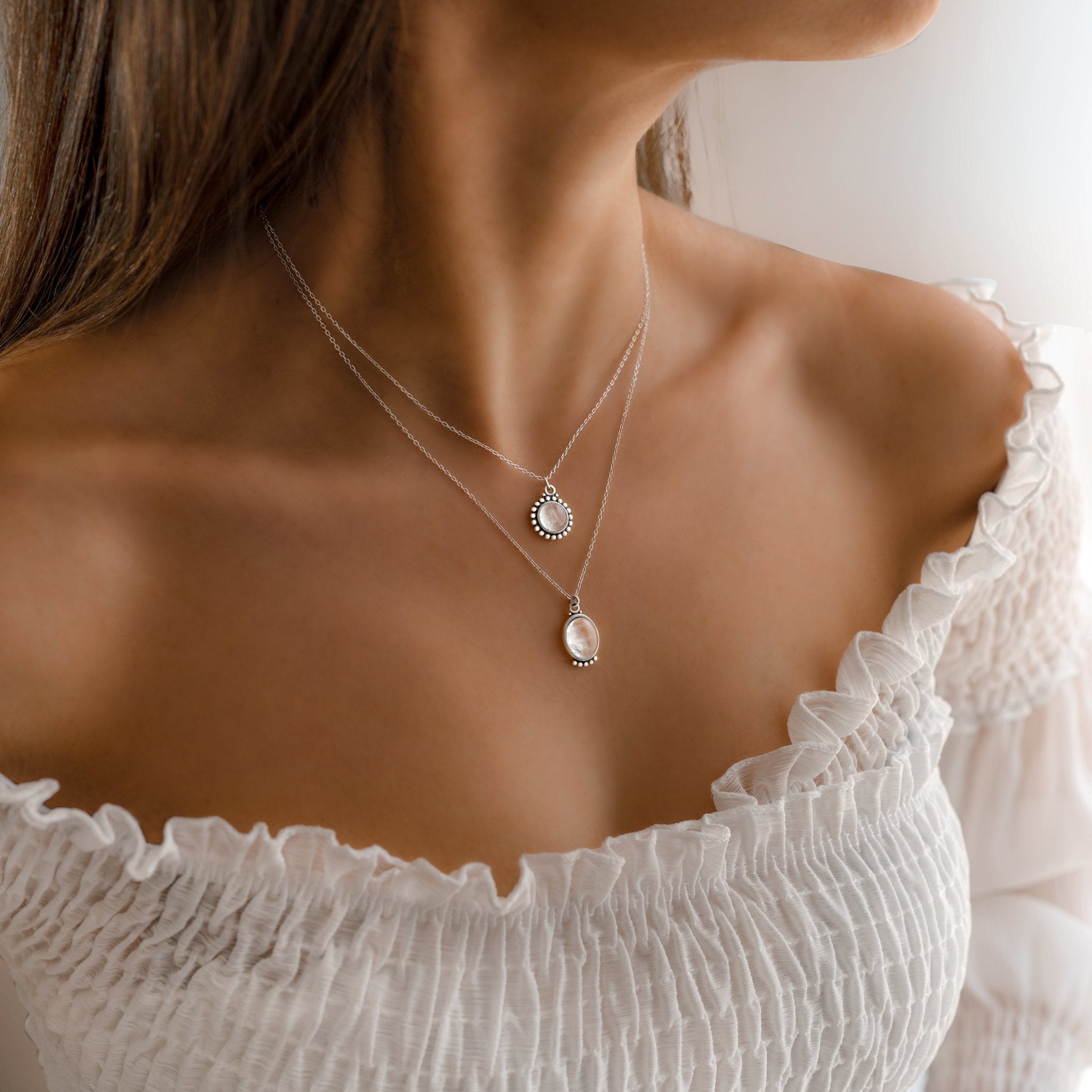 Bijoux en pierres naturelles : tendances classiques qui reviennent en force