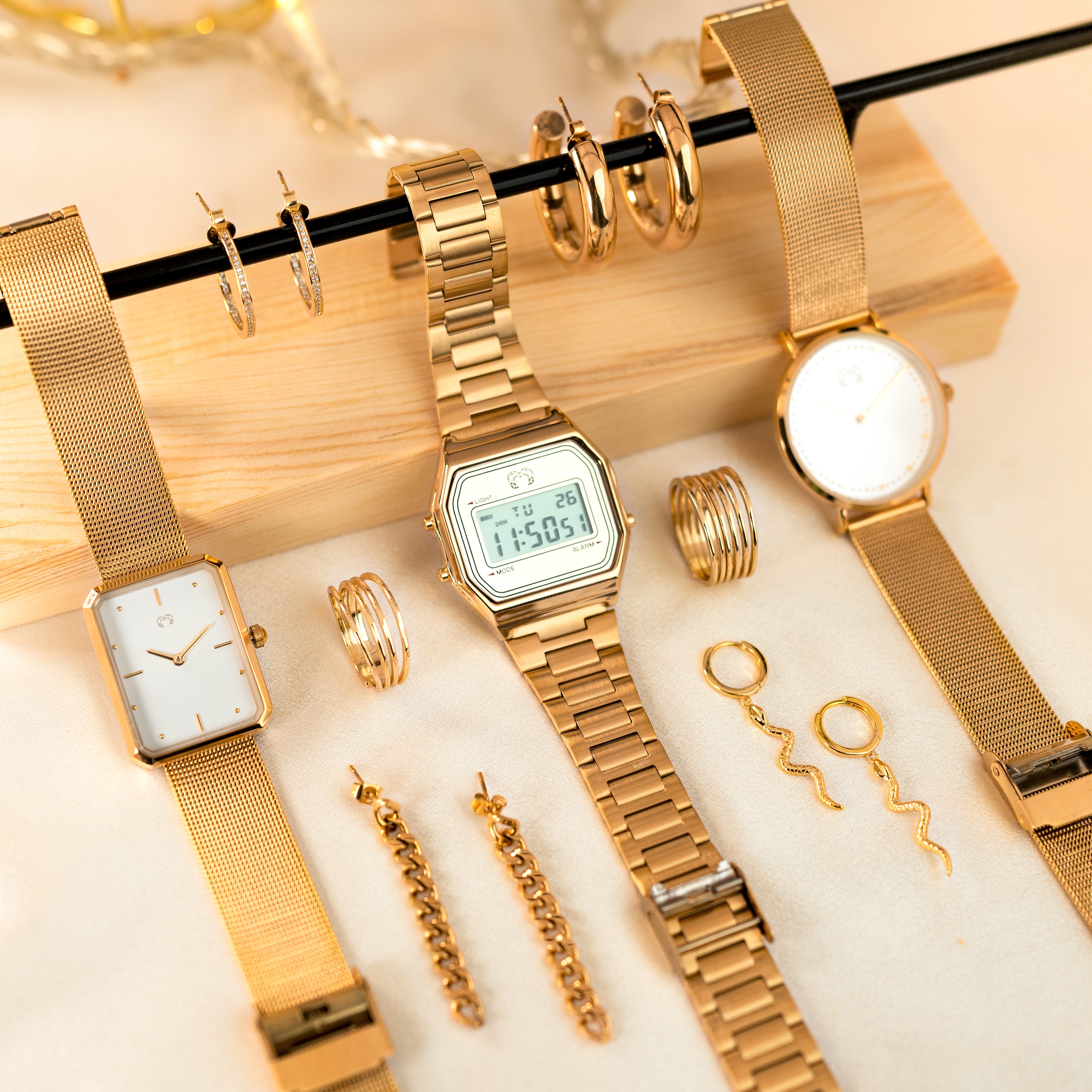 Montre Digitale "Rétro" ~ Or - LaMaisonDesBijoux