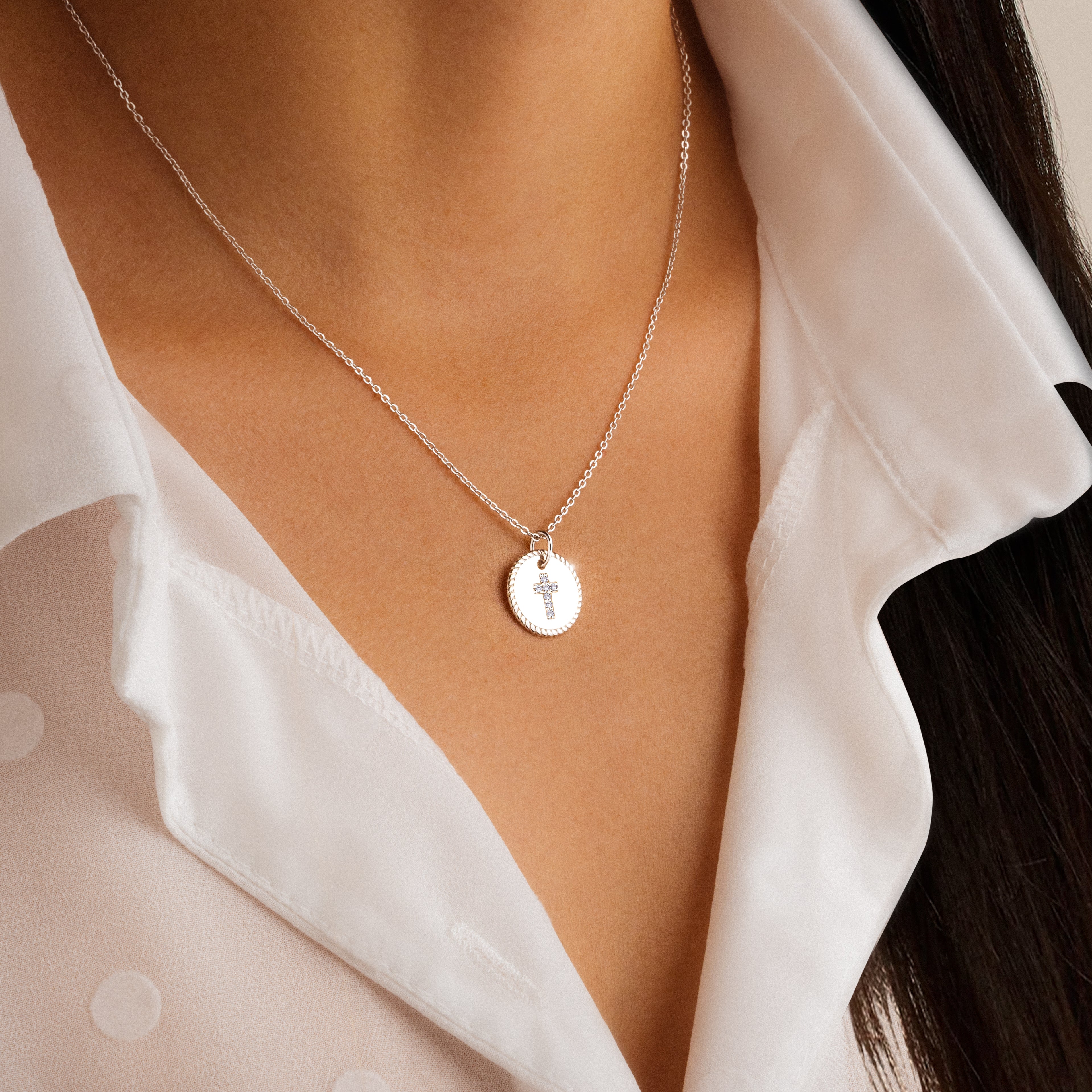 Collier "Croix Médaille" - LaMaisonDesBijoux
